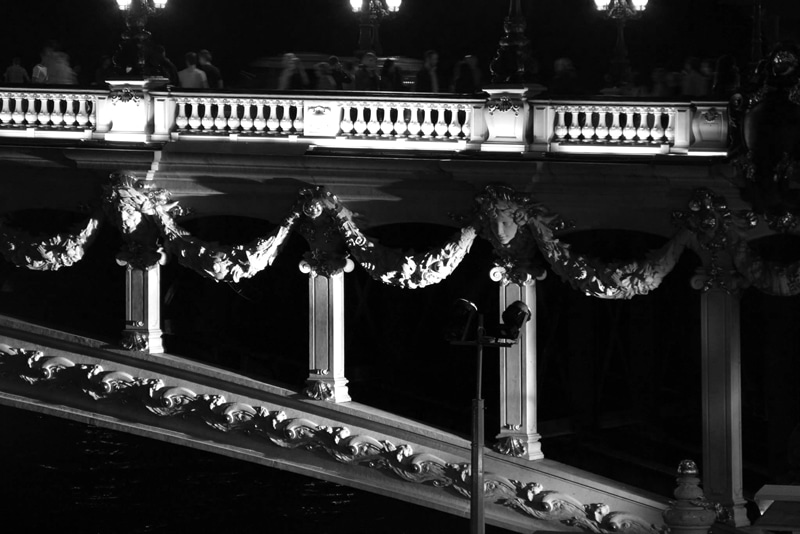 35-pont-nuit-detail-bw