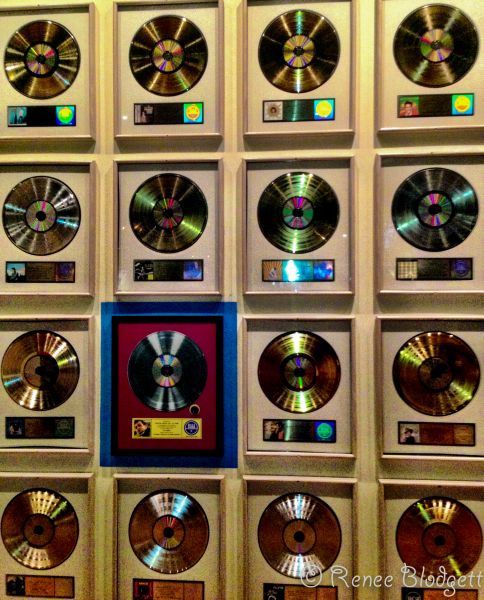 Country-Music hall of fame shots (8)