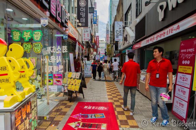 Exploring the streets of Busan (23)