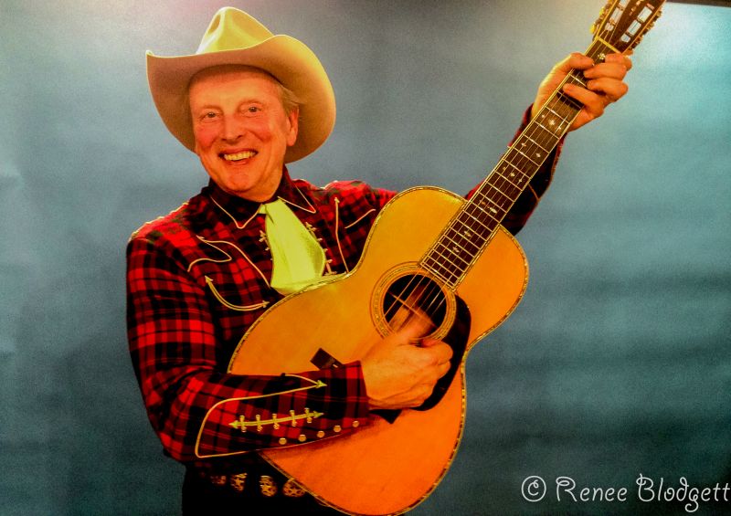 Gruhn Guitar party with Ranger Bob Renee (5)