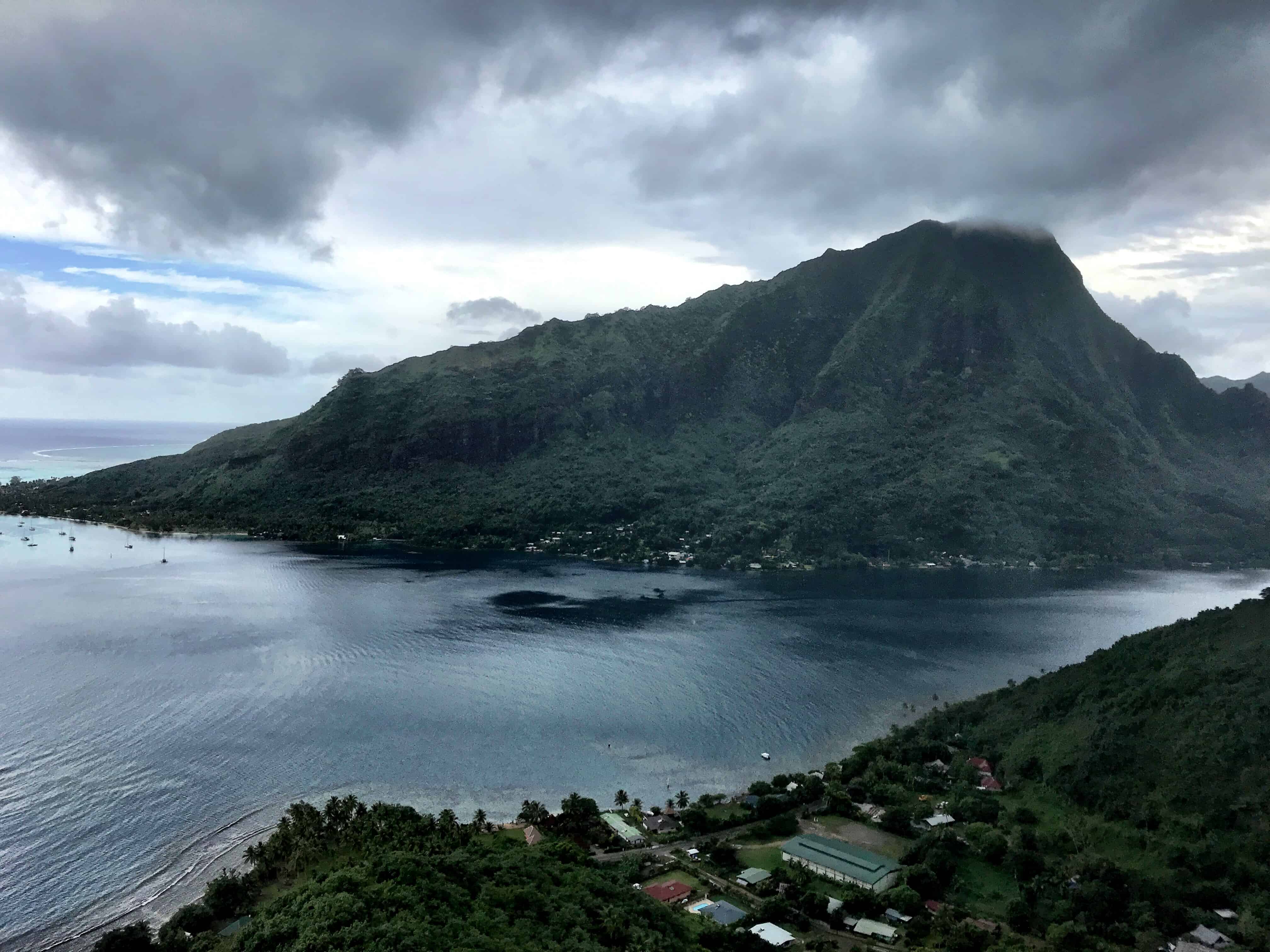 Mo'orea travel guide