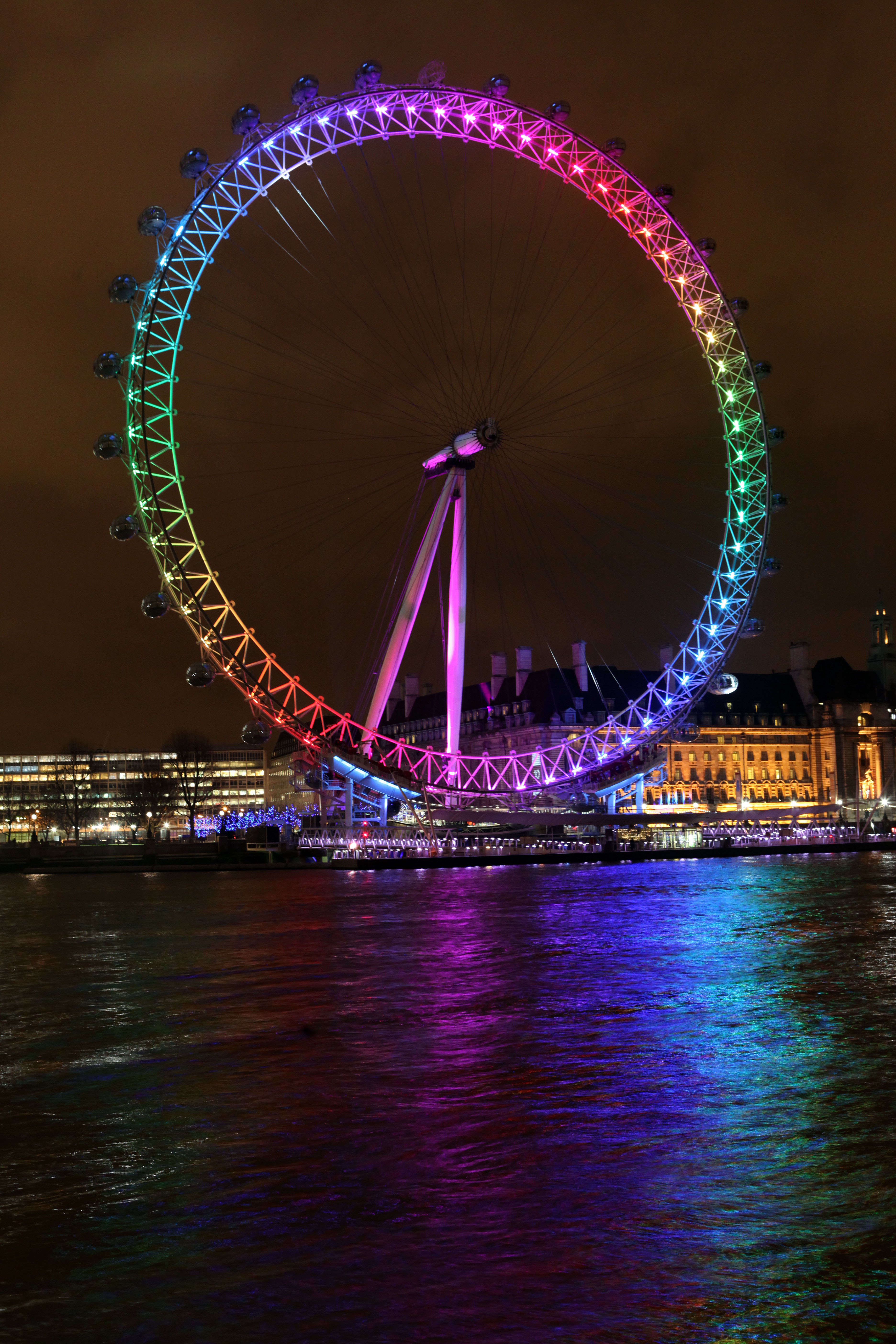 Как выглядит лондонский глаз LOVE WINS: Rainbow Support Around the Globe * We Blog The World
