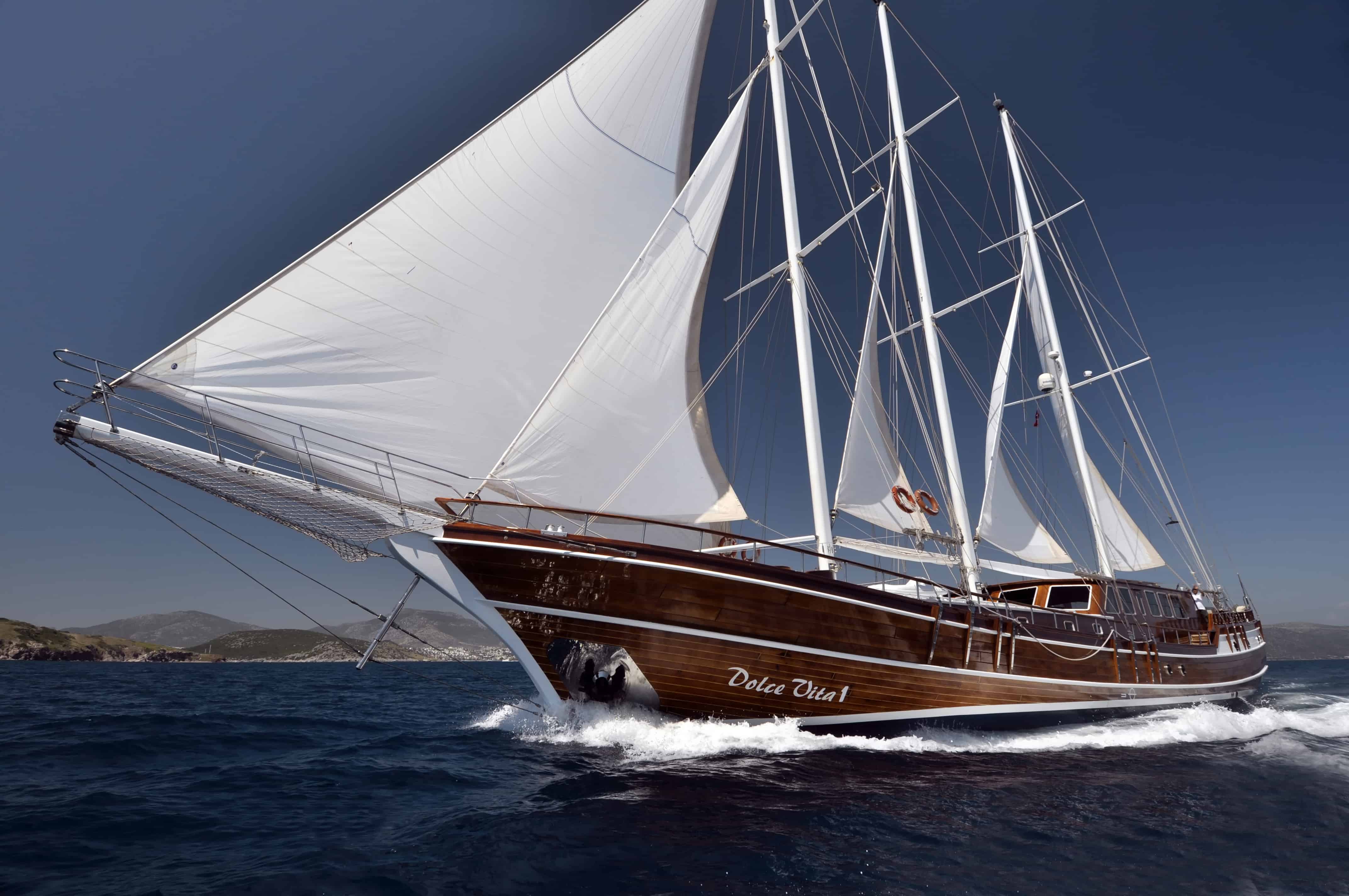 Chartered yachts, luxury trrip ideas, luxury yacht